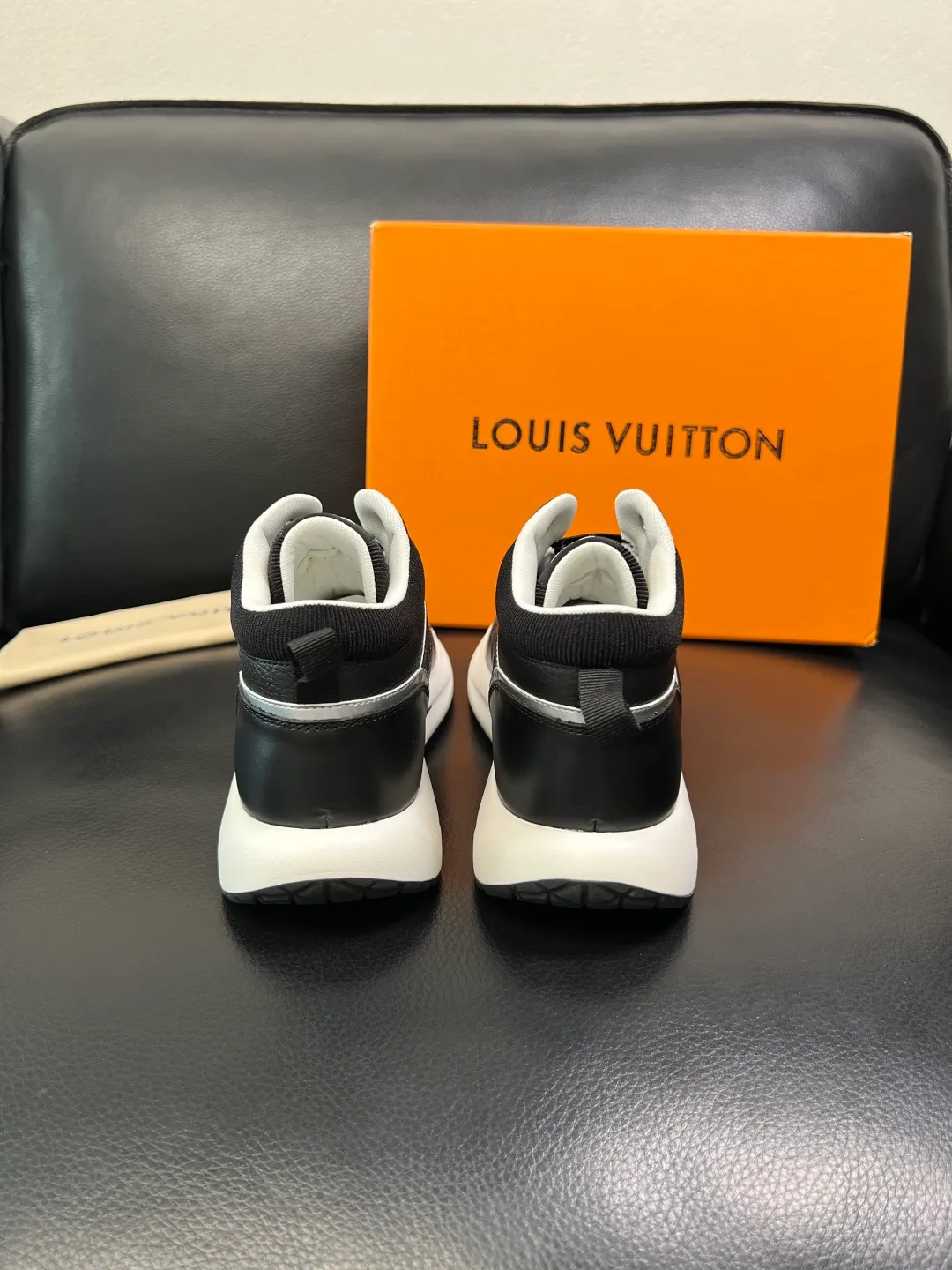 Men's shoes 💰820 Lv high quality top crafts Louis Vuitton, sports sneakers counter synchronization, uppers imported from Italy, high quality splicing colorful complex crafts, imported mesh pads soft and comfortable, soles: original soles specially provided by the original factory, T men's shoes 💰U exclusive movable molded soles super comfortable, original factory single goods, code number 39-44 (customized 38 45)